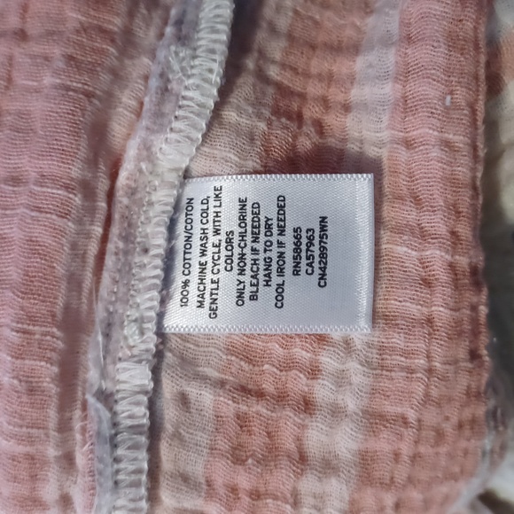 Cute top - Picture 6 of 6